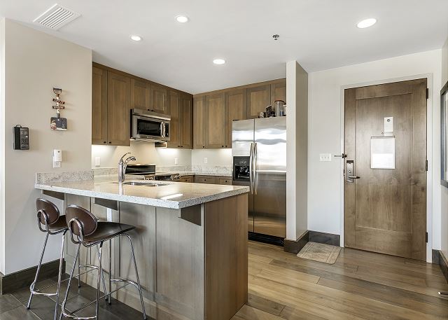 Riverfront Luxury Resort/Spa/Ski In-Ski Out Condo/Unmatched Top Floor Views 4