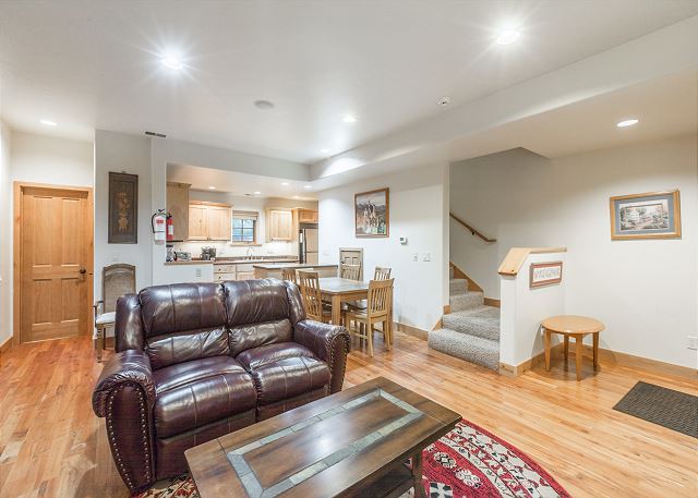 Cozy Ouray Townhome with Fireplace- Close to Downtown and Hot Springs Pool 6