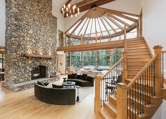 Luxurious Mountain Lodge – Views, Hot Tub/Ping Pong – 5 Min from Purg 7