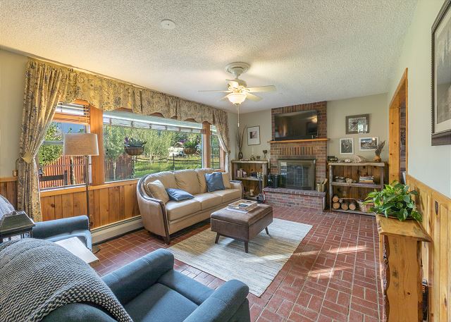 Colorado Cabin - Minutes from Downtown Ouray - Pet Friendly STR2025-063 10