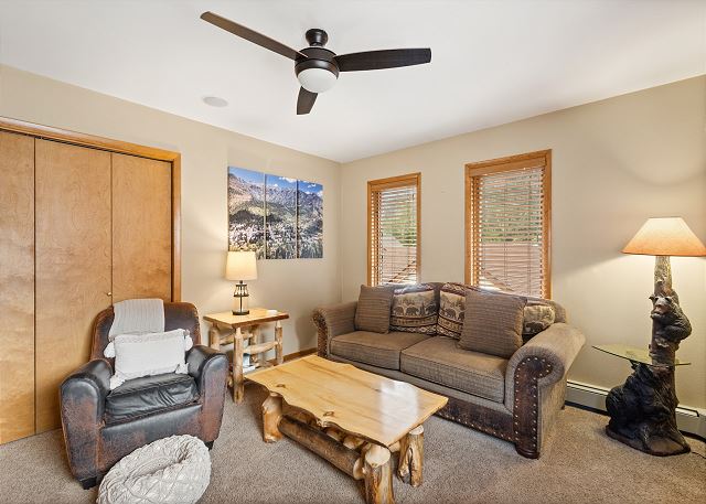 Charming Top Floor Downtown Ouray Retreat | Spectacular Views 7