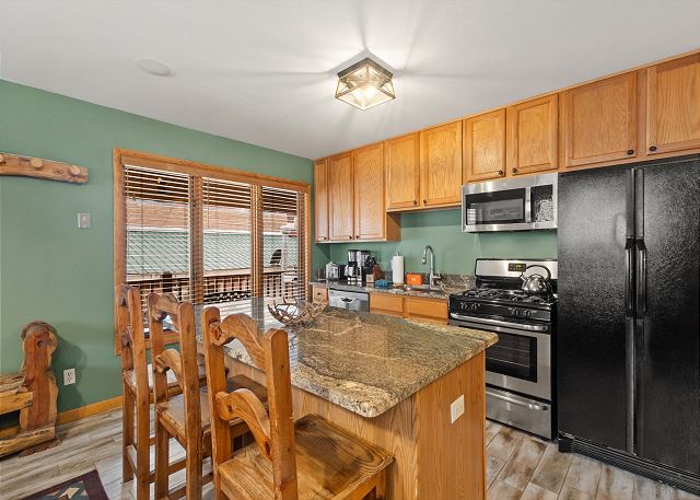 Charming Top Floor Downtown Ouray Retreat | Spectacular Views 5