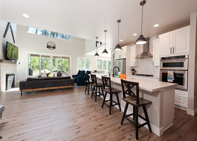 Home Across from Purg - Hot Tub, Pool Table, Fire Pit, Arcade Game 2