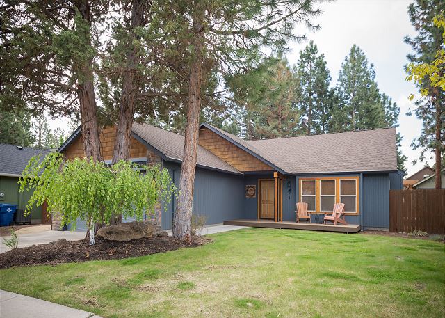 The Quails Nest! SW Bend Custom Family Friendly Home ~ Fire pit ~ Pac Man 2