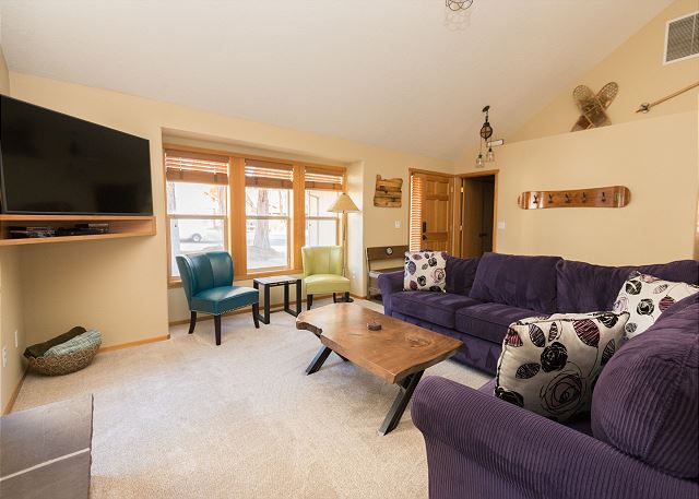 The Quails Nest! SW Bend Custom Family Friendly Home ~ Fire pit ~ Pac Man 6