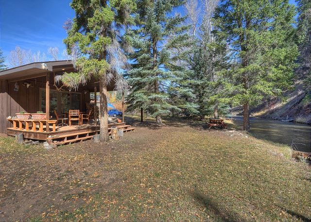 River Front Cabin on 1 acre - 14 Minutes to Downtown Durango 3