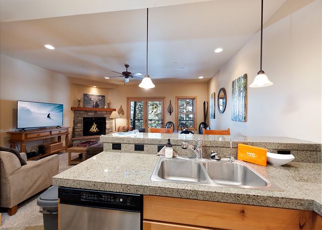 Pet Friendly Black Bear Townhome across from Purgatory - Views - Free Shuttle 9