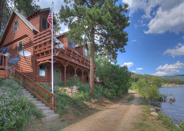 Water's Edge Cabin on Lake Vallecito | Waterfront, Lake Views, Walk to Marina 3
