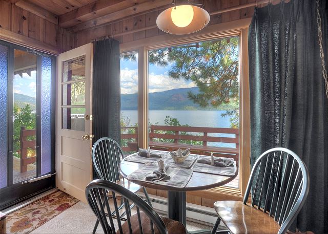 Water's Edge Cabin on Lake Vallecito | Waterfront, Lake Views, Walk to Marina 6