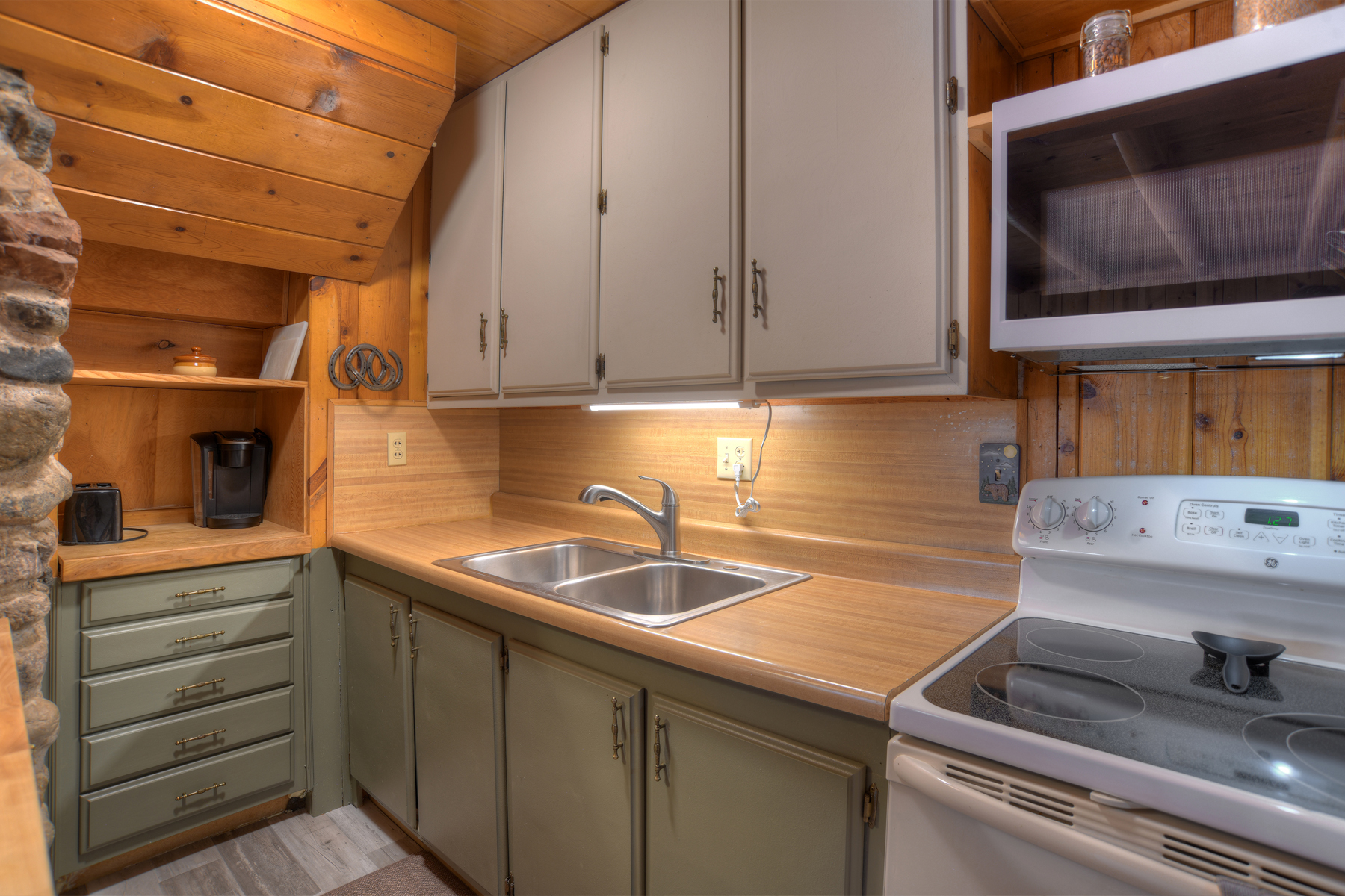 Lakefront Cabin on Vallecito w/ Views & Marina | Photo 12