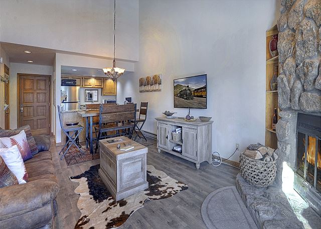 Cascade Village/ Deck w/ Mountain Views/ Heated Pool 4