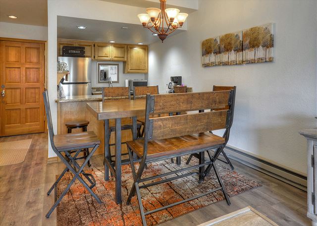 Cascade Village/ Deck w/ Mountain Views/ Heated Pool 7