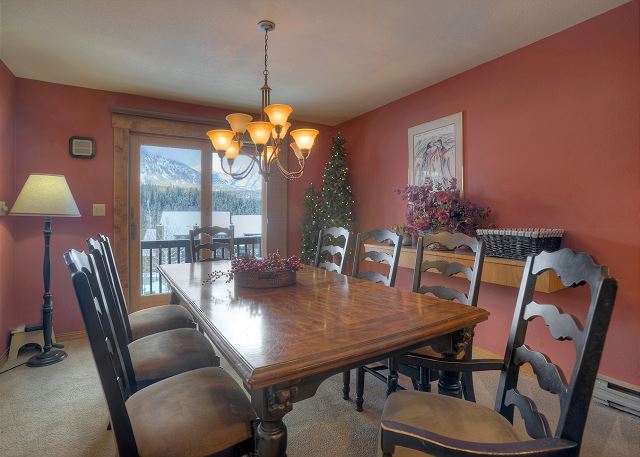 Cascade Village/ Two Decks w/ Great Views/Heated Pool 8