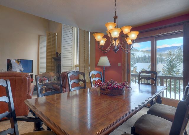 Cascade Village/ Two Decks w/ Great Views/Heated Pool 6