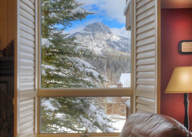 Cascade Village/ Two Decks w/ Great Views/Heated Pool 5