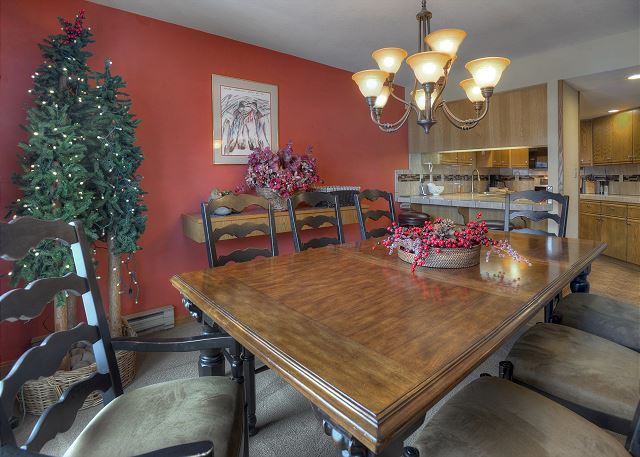 Cascade Village/ Two Decks w/ Great Views/Heated Pool 7