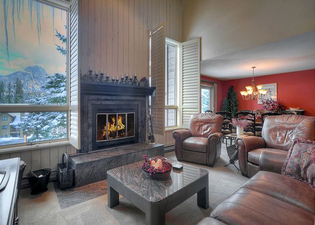 Cascade Village/ Two Decks w/ Great Views/Heated Pool 2