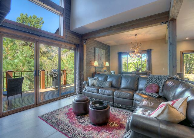 Luxury Home | Mountain Views, Outdoor Fireplace | 1 Mile to Purg 6