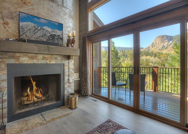 Luxury Home | Mountain Views, Outdoor Fireplace | 1 Mile to Purg 4