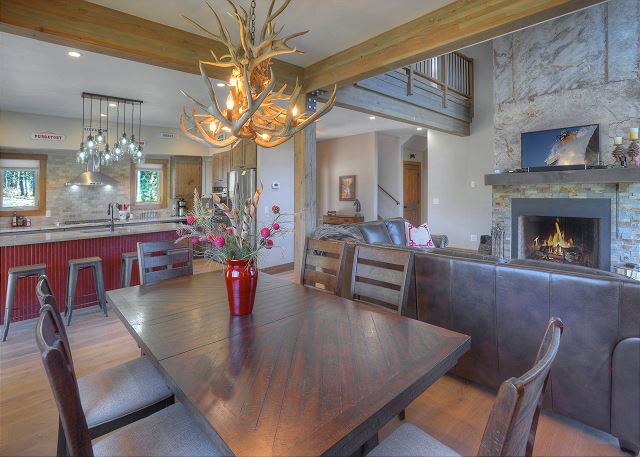 Luxury Home | Mountain Views, Outdoor Fireplace | 1 Mile to Purg 7