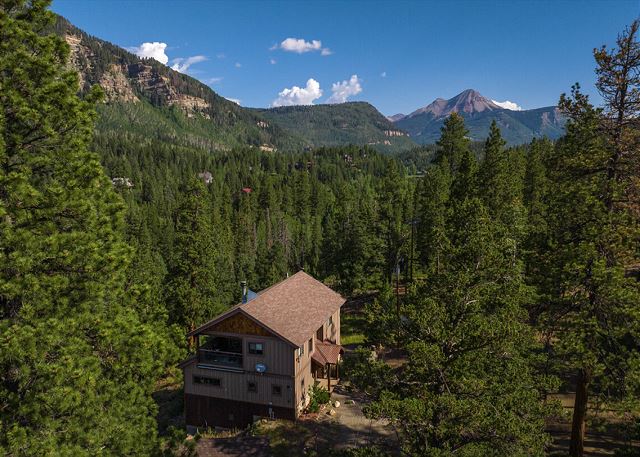 Luxury Home | Mountain Views, Outdoor Fireplace | 1 Mile to Purg 2