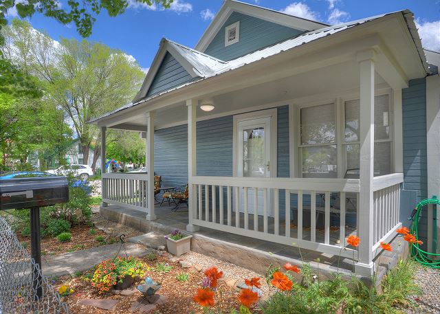 Historic Downtown Cottage - Walk to Main Street and Animas River Trail