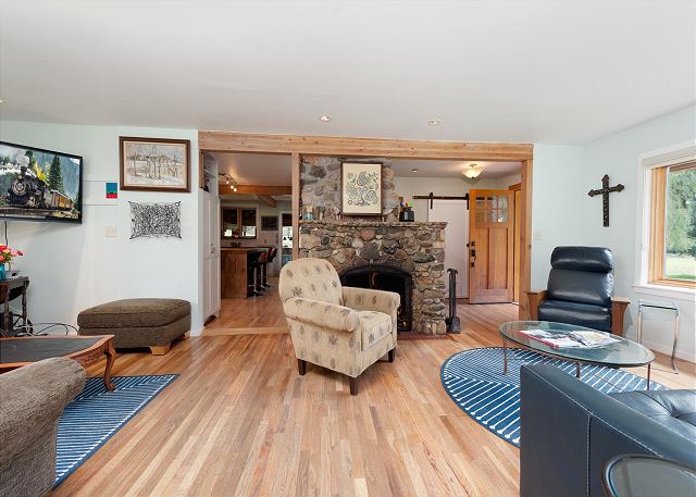 Historic Pet Friendly Home on 3 acres w/AC between Durango and Purgatory 9