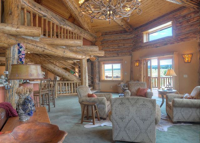 Luxury Log home on 40 Acres - Awesome Views and Decks - 7 Min to Durango 8