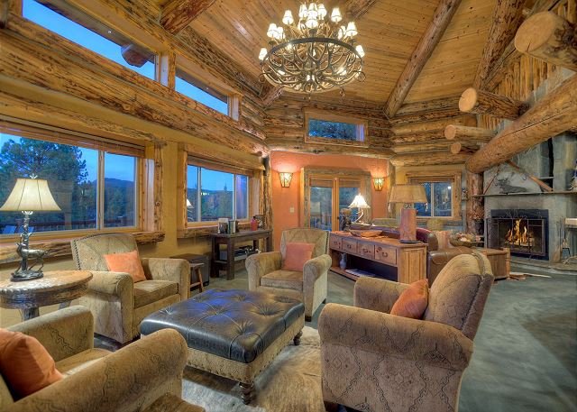 Luxury Log home on 40 Acres - Awesome Views and Decks - 7 Min to Durango 2