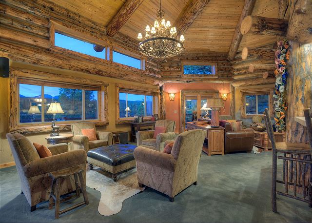 Luxury Log home on 40 Acres - Awesome Views and Decks - 7 Min to Durango 7