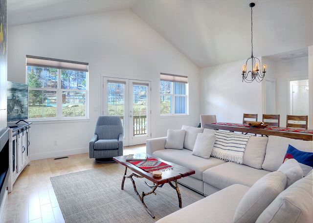 New Contemporary Mountain Home - 12 Min. to Durango - Central AC - Views 3