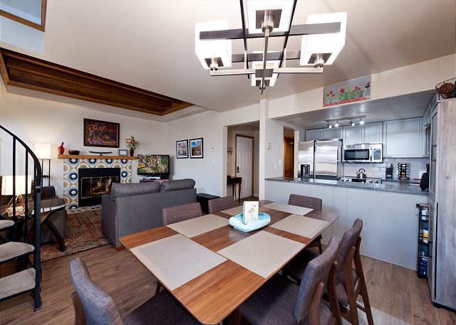 Hillside Hideaway | By FLC, Town, Trails&Golf - Pool & HotTub - Ferringway#17 6