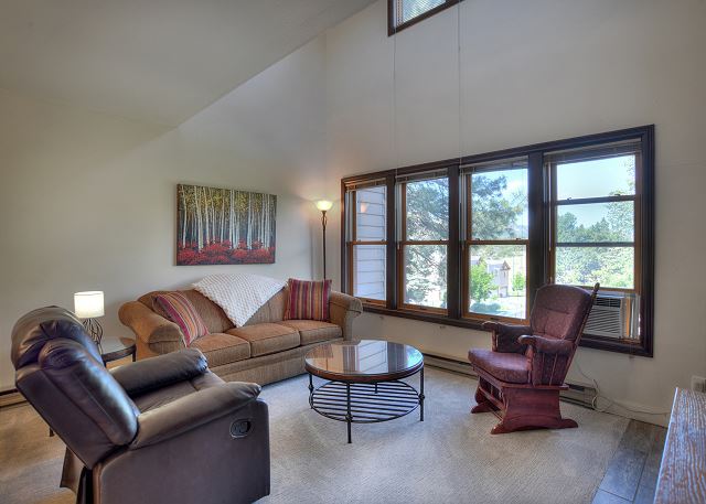 Skyview Town Retreat (#21) | Near Town, FLC, Trails & Golf - Pool & Hot Tub 8