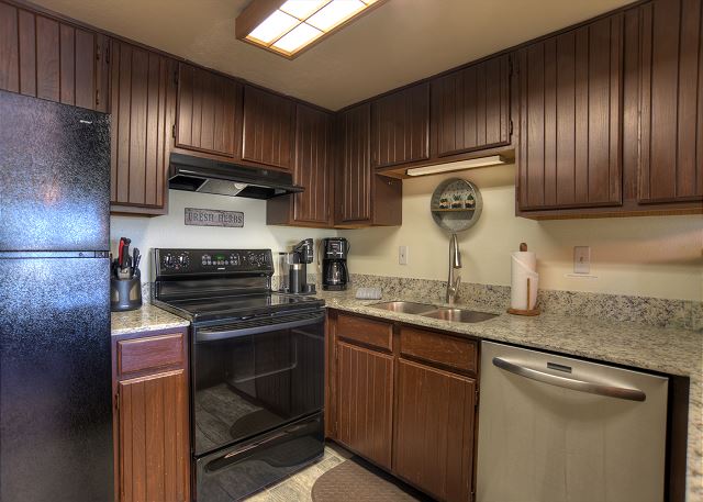 Skyview Town Retreat (#21) | Near Town, FLC, Trails & Golf - Pool & Hot Tub 4