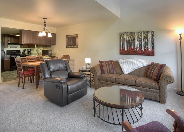 Skyview Town Retreat (#21) | Near Town, FLC, Trails & Golf - Pool & Hot Tub 9