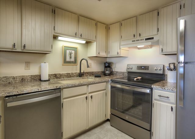 Treetop Overlook | Pool & HotTub - By FLC, Town, Trails&Golf - Ferringway#33 2