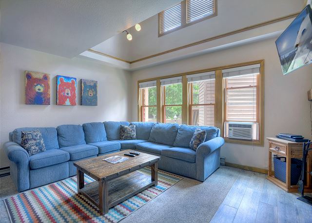 The Blue Bear (#9) | Near FLC, Town, Trails & Golf - Pool & Hot Tub 6