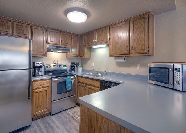 The Blue Bear (#9) | Near FLC, Town, Trails & Golf - Pool & Hot Tub 2