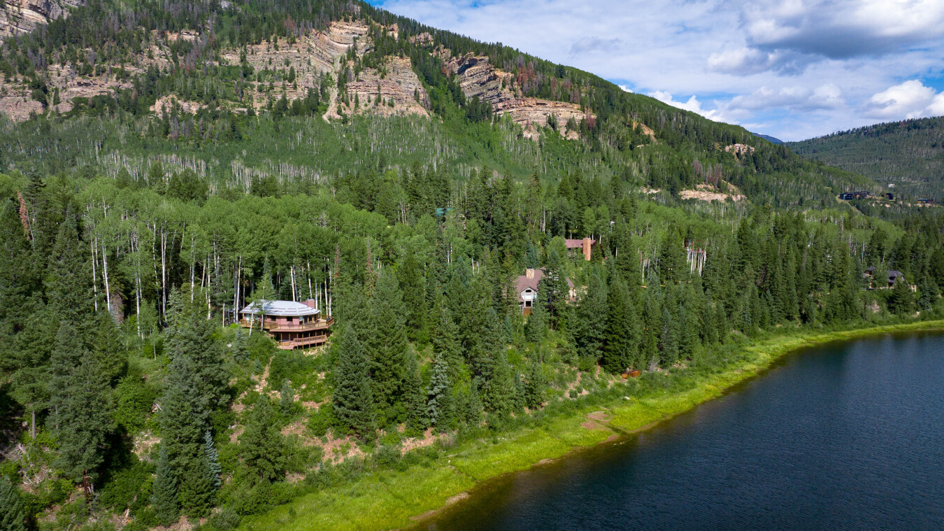 Cabin on Columbine Lake - Large deck - Hot Tub/Views - 1 mile to Purgatory | Photo 3