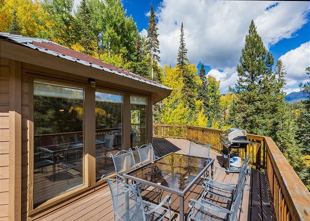 Cabin on Columbine Lake - Large deck - Hot Tub/Views - 1 mile to Purgatory 3