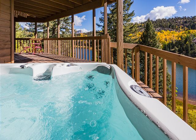 Cabin on Columbine Lake - Large deck - Hot Tub/Views - 1 mile to Purgatory 2