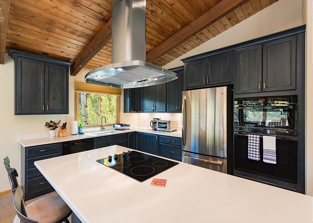 Cabin on Columbine Lake - Large deck - Hot Tub/Views - 1 mile to Purgatory 9