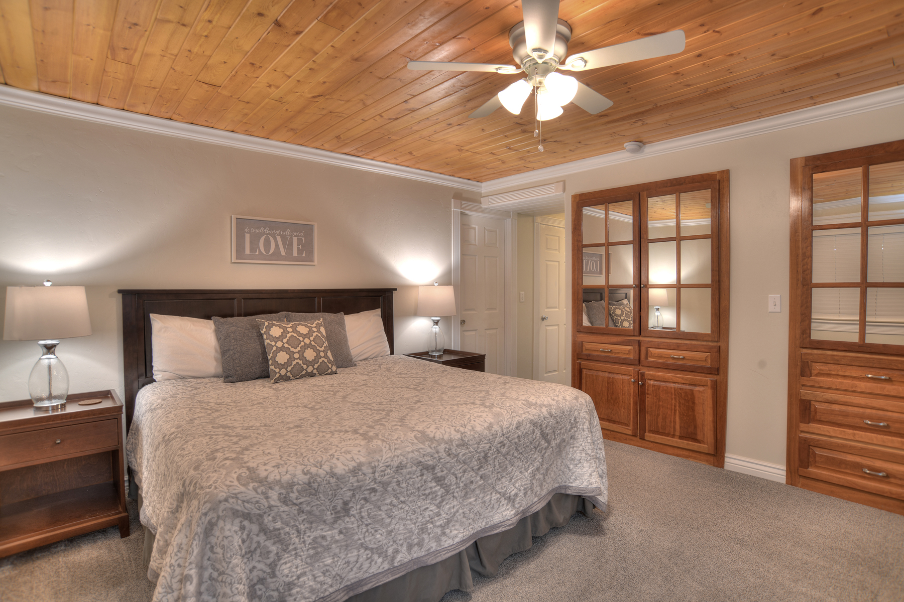 Master Bedroom - King 