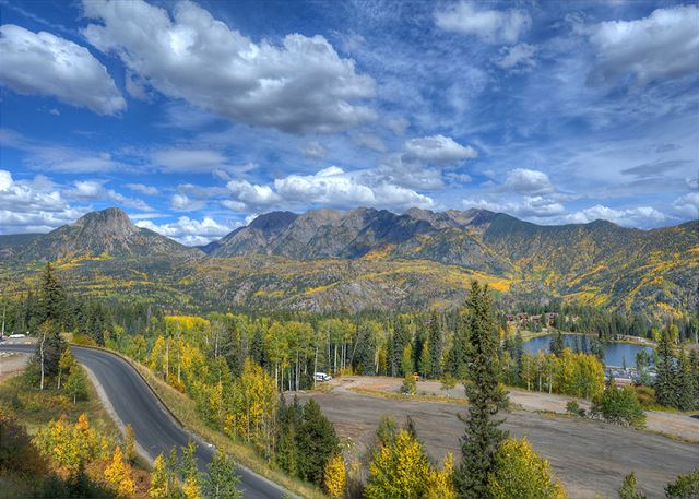 Peregrine Point Condo Steps to Lifts - Amazing Views 9