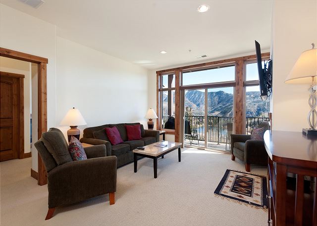 Peregrine Point Condo Steps to Lifts - Amazing Views 4