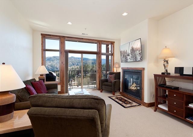 Peregrine Point Condo Steps to Lifts - Amazing Views 2