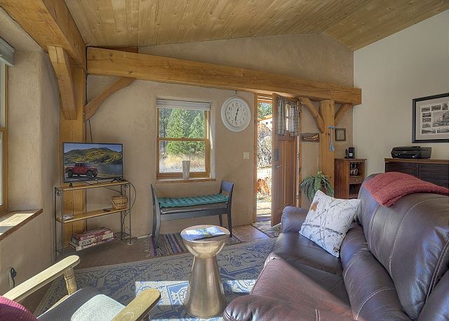 Pine Meadow Cabin | Straw Bale, Solar Powered Cabin in Woods - Pets OK 8