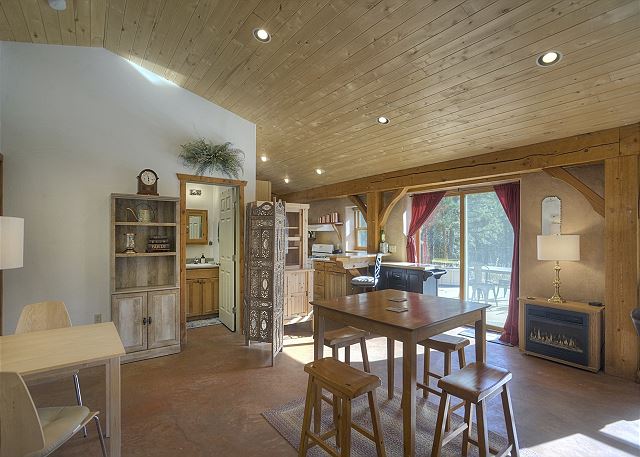 Pine Meadow Cabin | Straw Bale, Solar Powered Cabin in Woods - Pets OK 10