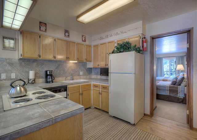 Powder Paradise (#101) | Walk to Ski Lift - Fireplace/Deck - Ski Locker 5