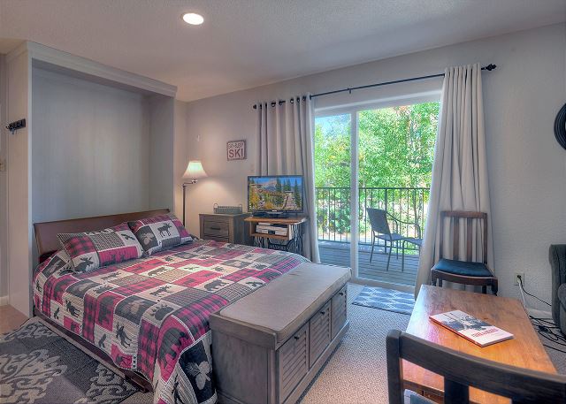 Cozy Getaway (#103) | Resort Access, Full Kitchen, Walk to Lift, Ground Level 2